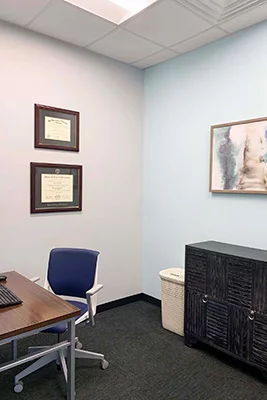Chiropractor Elkhorn NE Consultation Room